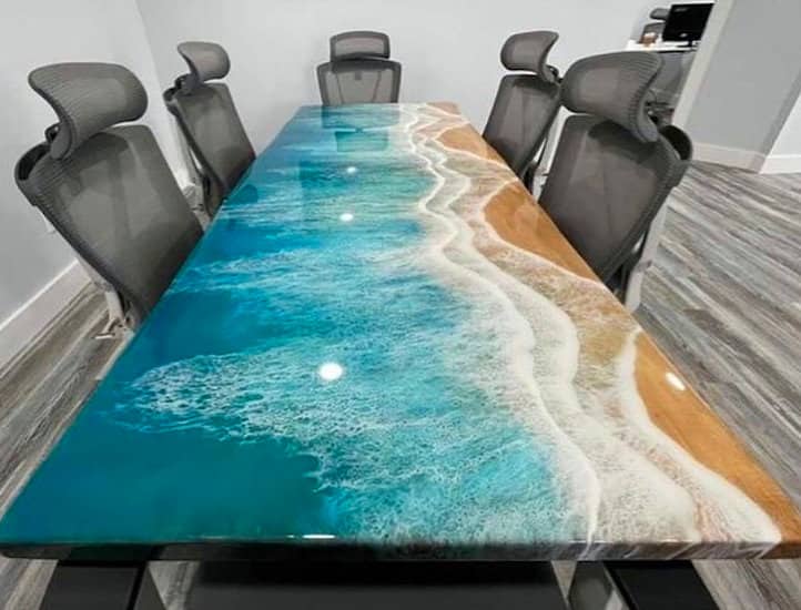 stół żywica epoksydowa z efektem morskim